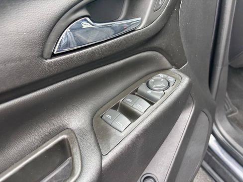 Used 2023 Chevrolet Equinox LT image 22