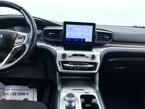 Used 2023 Ford Explorer XLT image 7