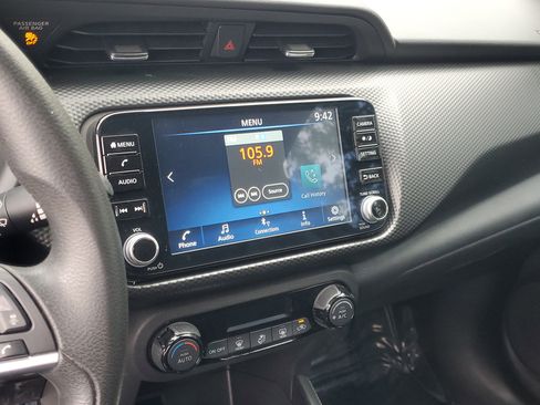 Certified 2021 Nissan Kicks SV image 26