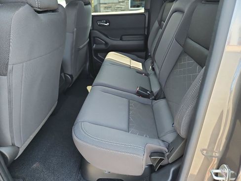 Used 2025 Nissan Frontier SV AWD/4WD image 20