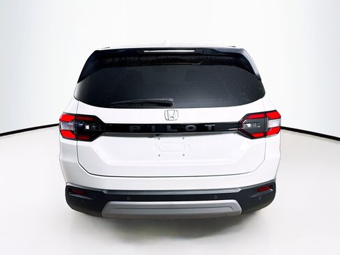 Certified 2025 Honda Pilot EX-L image 31