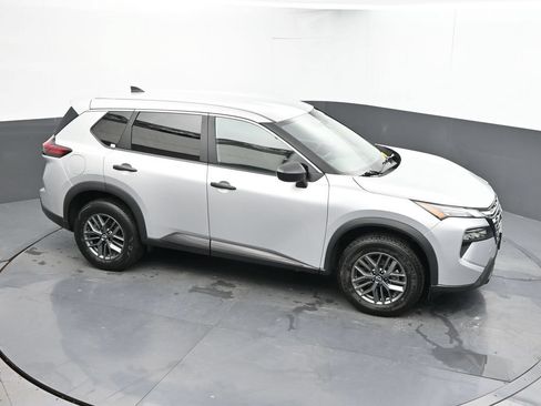 Used 2024 Nissan Rogue S FWD image 24