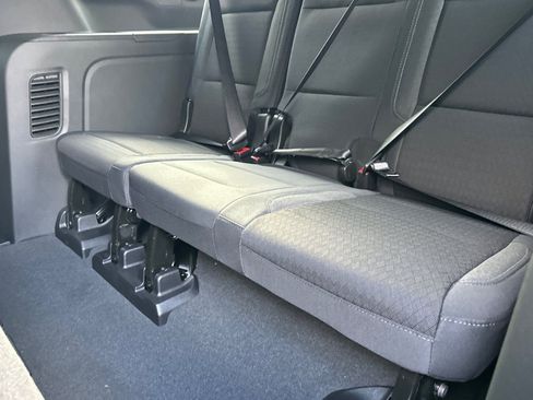 New 2026 Chevrolet Suburban LS image 14