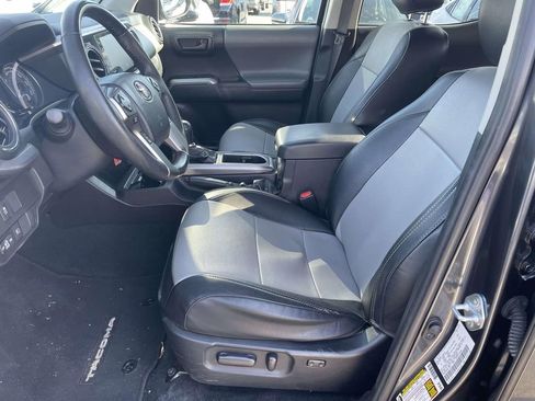 Used 2022 Toyota Tacoma SR5 image 28