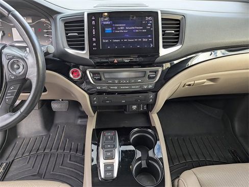 Used 2017 Honda Pilot Elite image 24