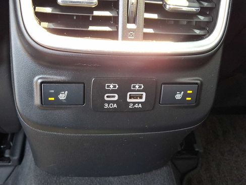 Used 2024 Subaru Outback Limited AWD/4WD image 11