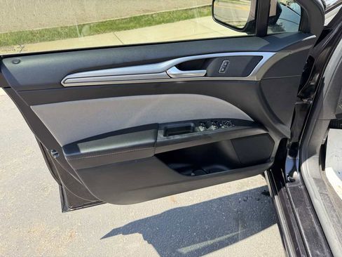 Used 2019 Ford Fusion S FWD image 11
