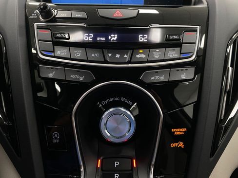 Used 2025 Acura RDX SH-AWD w/ Technology Package image 25