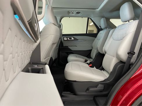 Used 2025 Ford Explorer Platinum w/ LUX Leather Package image 14