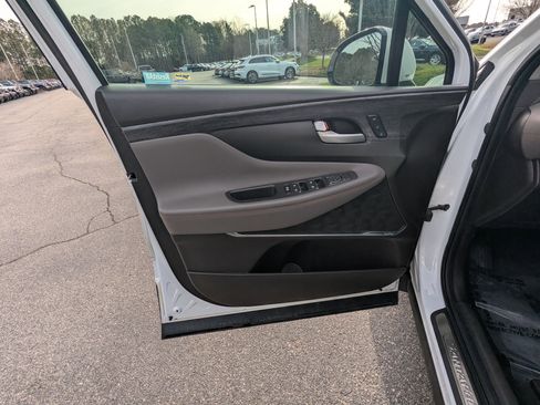 Used 2019 Hyundai Santa Fe AWD image 17