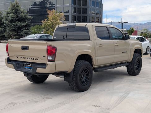 Used 2019 Toyota Tacoma TRD Sport AWD/4WD image 5
