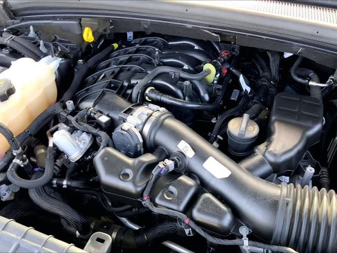 Used 2023 Jeep Grand Cherokee L Laredo image 33