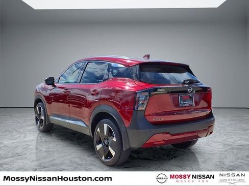 Certified 2025 Nissan Kicks SR image 2