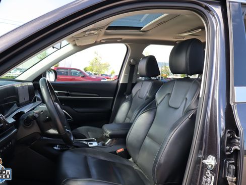 Used 2025 Kia Telluride S FWD image 11