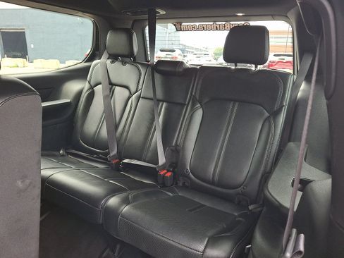 Used 2024 Jeep Wagoneer Series II w/ Flexible Seating Group AWD/4WD image 10