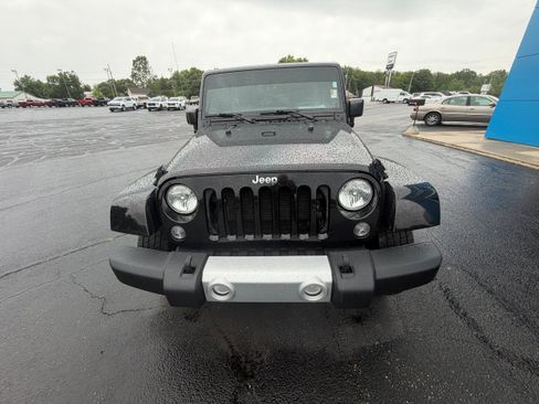 Used 2015 Jeep Wrangler Unlimited Sahara w/ Trailer Tow Group AWD/4WD image 12