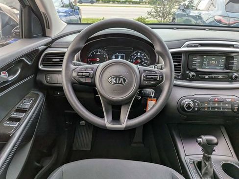 Used 2018 Kia Sorento L FWD image 15