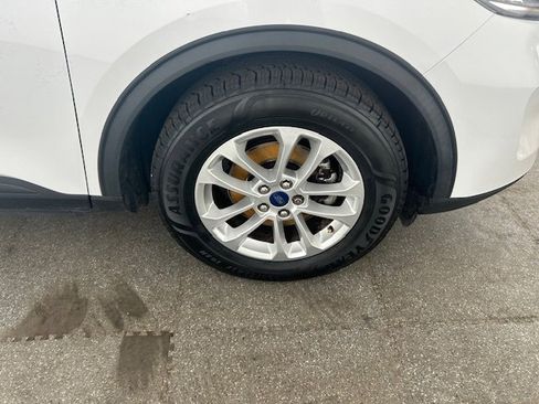Certified 2021 Ford Escape SE FWD image 4
