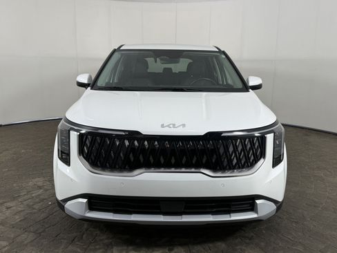 Used 2026 Kia Carnival FWD image 2