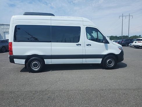 Used 2024 Mercedes-Benz Sprinter 2500 image 8