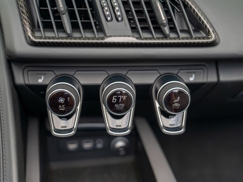 Used 2017 Audi R8 V10 image 25