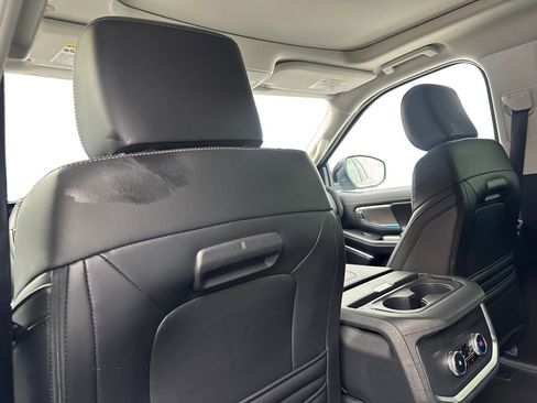 Used 2025 Ford Expedition Platinum AWD/4WD image 35