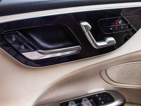 Used 2022 Mercedes-Benz C 300 4MATIC Sedan image 9