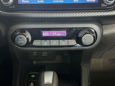 Used 2022 Nissan Kicks SV FWD image 23