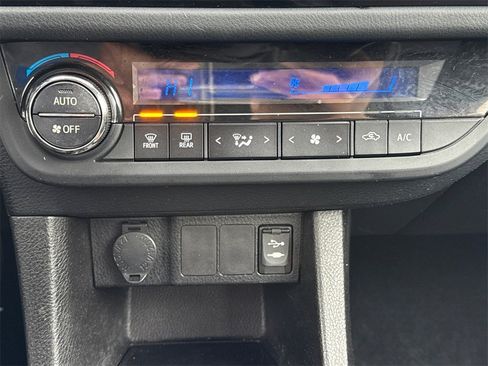 Used 2014 Toyota Corolla S image 24