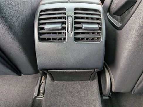 Used 2013 Mercedes-Benz C 250 Sedan image 18