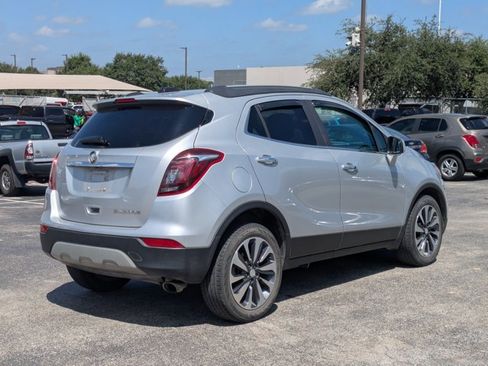 Used 2022 Buick Encore Preferred w/ Safety Package FWD image 5