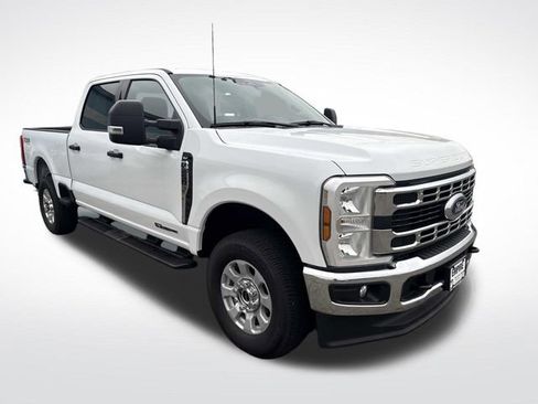Used 2024 Ford F250 XLT w/ FX4 Off-Road Package image 7