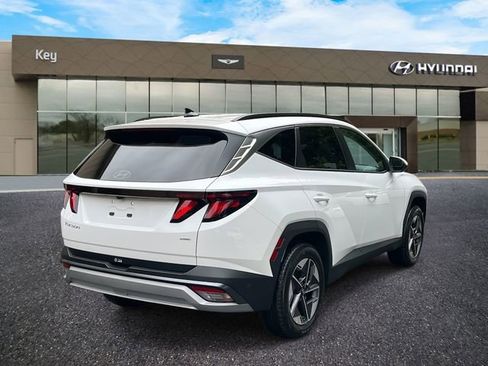 New 2025 Hyundai Tucson SEL image 3