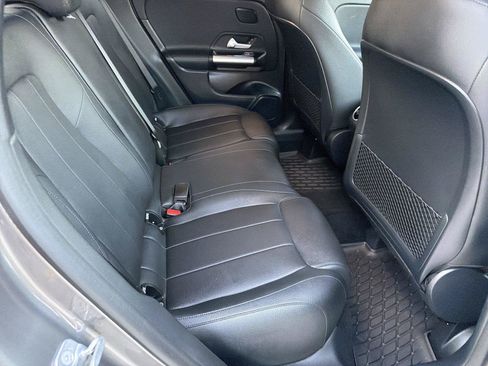 Used 2025 Mercedes-Benz GLA 250 4MATIC image 13