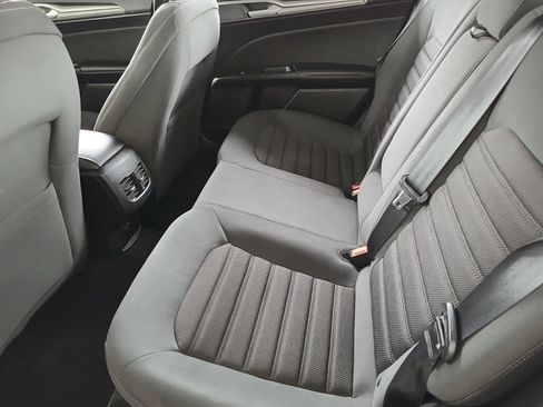 Used 2019 Ford Fusion SE image 14