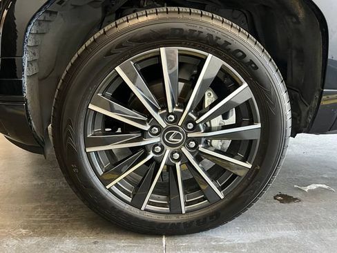 Used 2025 Lexus GX 550 w/ Accessory Package (2T) AWD/4WD image 9