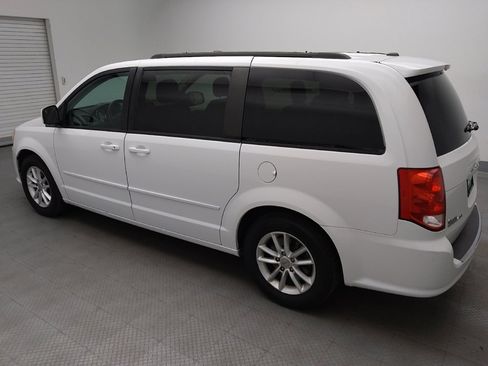 Used 2016 Dodge Grand Caravan SXT FWD image 3