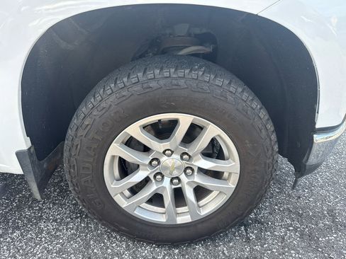 Used 2019 Chevrolet Silverado 1500 LT w/ All-Star Edition image 4