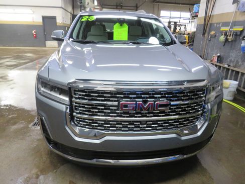 Used 2023 GMC Acadia Denali w/ Denali Ultimate Package AWD/4WD image 2