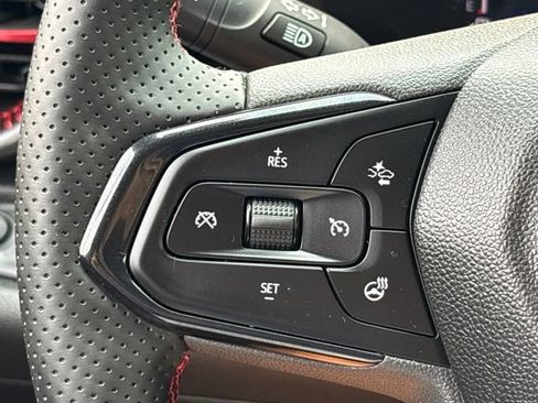 Used 2024 Chevrolet Trax RS FWD image 19