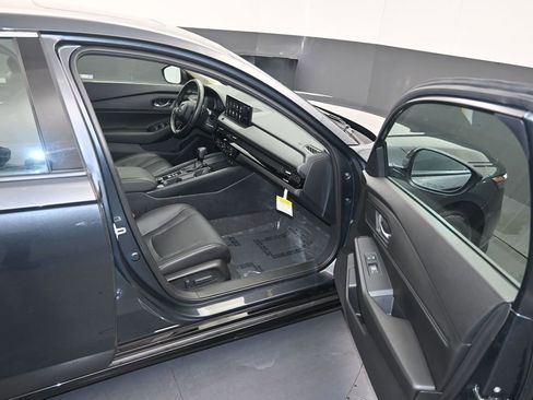 Used 2023 Honda Accord EX-L image 10