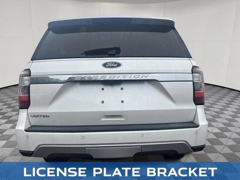 Used 2019 Ford Expedition Limited w/ Equipment Group 302A AWD/4WD image 16