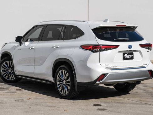 Used 2021 Toyota Highlander Platinum image 9