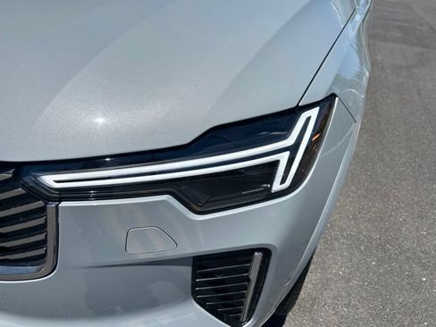Certified 2025 Volvo XC90 B6 Plus AWD/4WD image 8