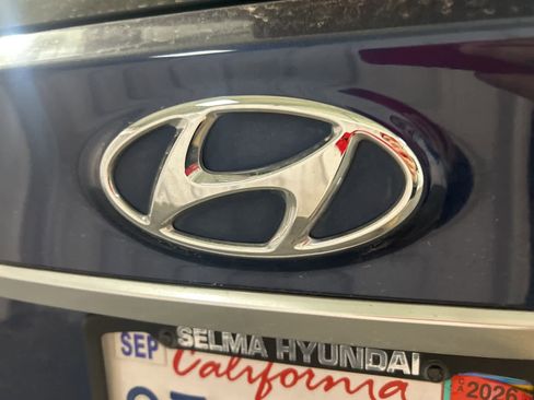 Used 2020 Hyundai Santa Fe SEL w/ Convenience + Premium Package image 11