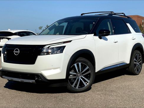 New 2025 Nissan Pathfinder Platinum w/ Cargo Package image 2
