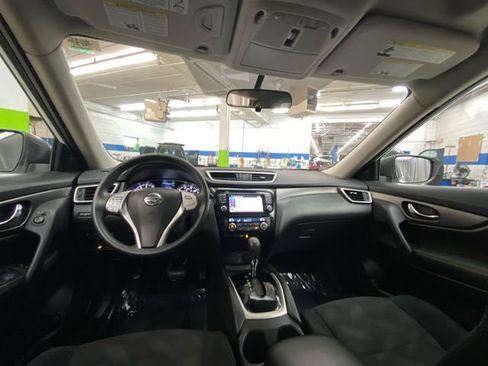 Used 2014 Nissan Rogue SV w/ SV Premium Package image 28