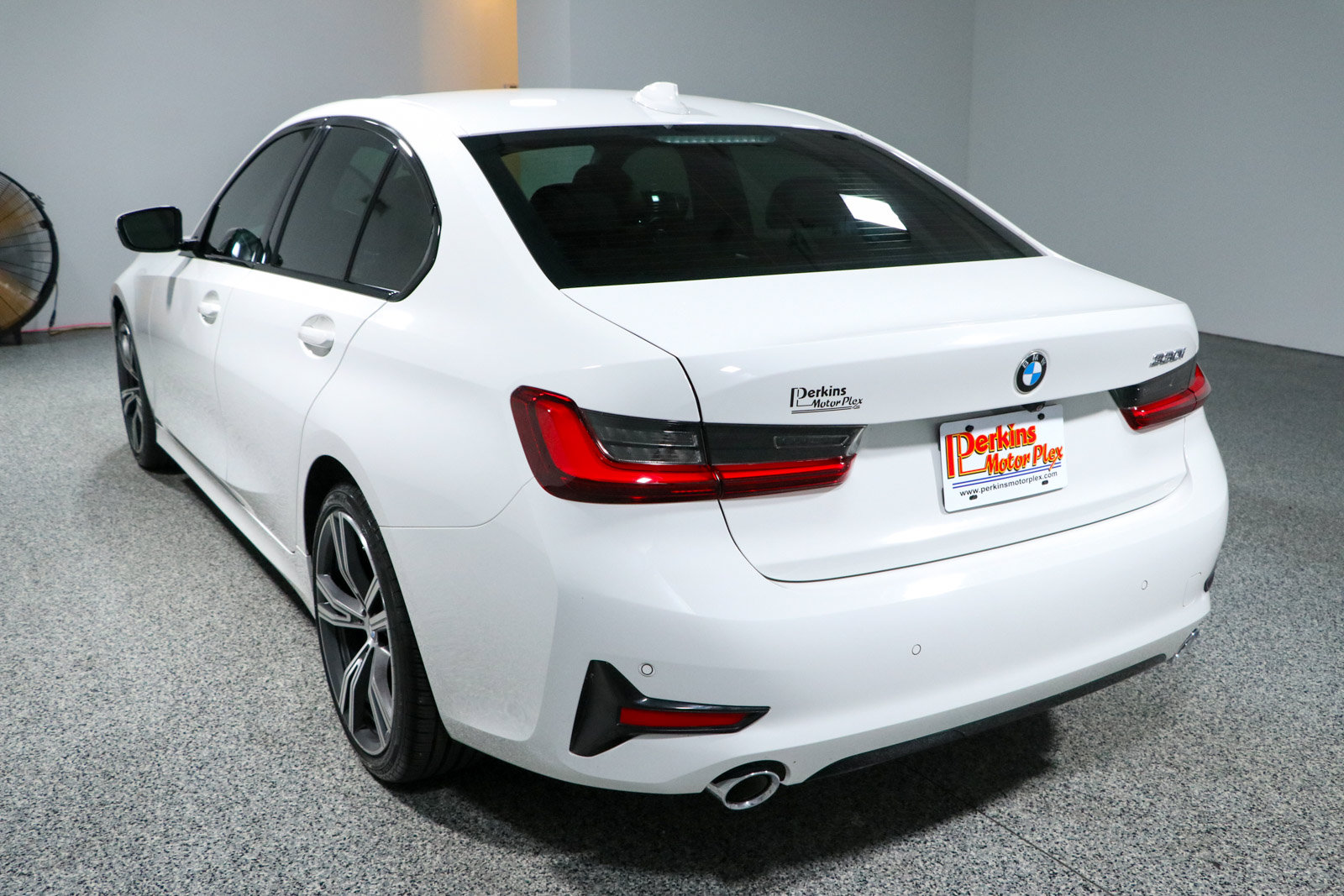 Used 2022 BMW 330i Sedan w/ Convenience Package RWD image 9