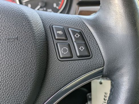 Used 2011 BMW 335i Convertible image 22