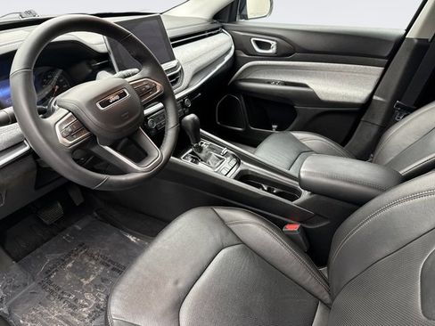 Used 2022 Jeep Compass Latitude image 10